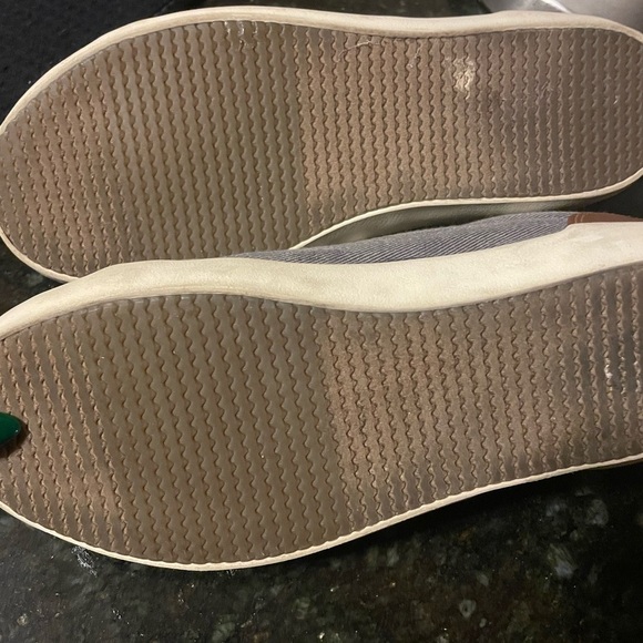 Sperry Gray and White Sneakers Classic Low-Top Design - Picture 4 of 4